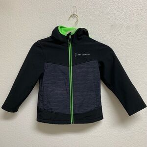 Boys FreeCountry Soft Shell Hooded Jacket Black Green Pockets Sz 5/6 Winter Warm